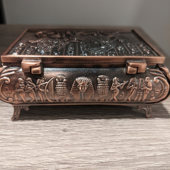 Egyptian Copper Wash Pewter Jewelry Trinket Box - Picture 4 of 9